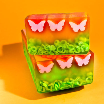 Blumenmaedchen PFLANZLICHE SEIFE Pink Butterfly